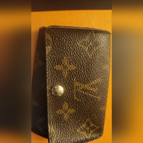 LV 6 key holder - Picture 2 of 6